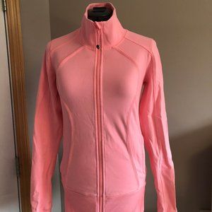 Lululemon Define Zip - size 6